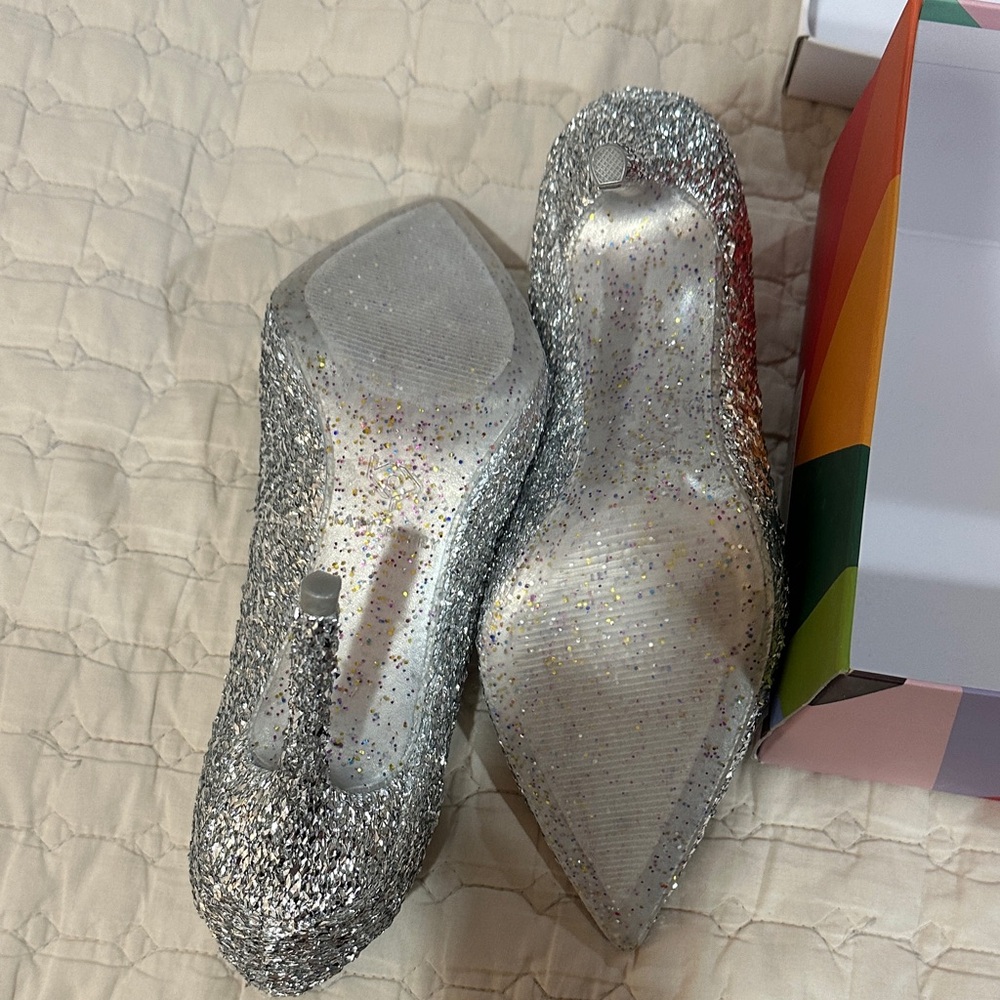 Katy Perry Sissy Carnival Silver Heel - Picture 5 of 5